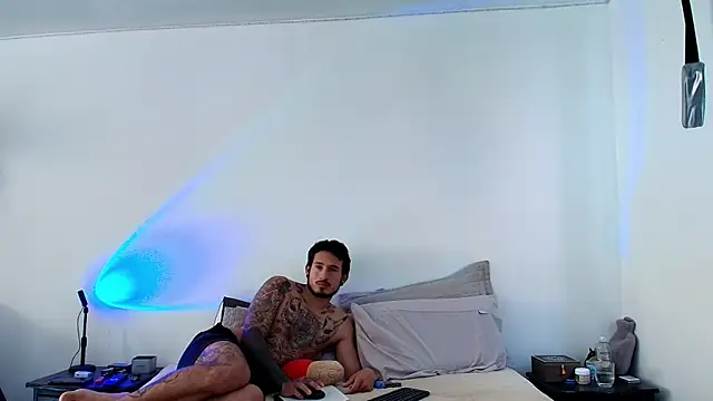 anika lowen02 online show from 28, 1, 2025