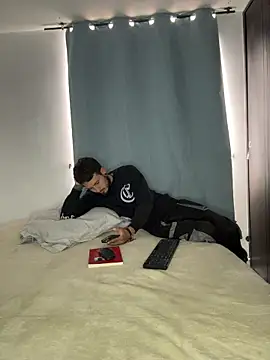 anika lowen02 online show from 25, 10, 2025