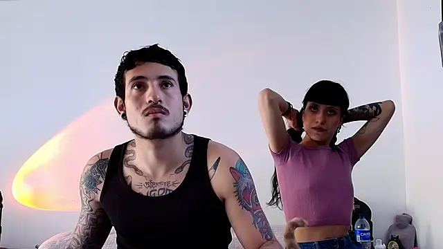 anika lowen02 online show from 21, 1, 2025