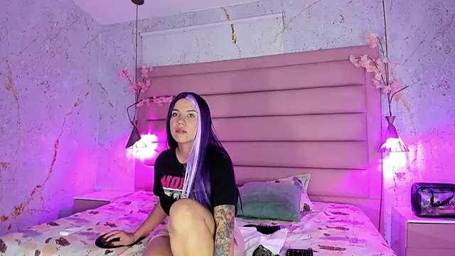 MelaniieRoux online show from 22, 11, 2025