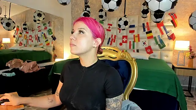 Snapshot of MelaniieRoux chatting on 14, 6, 2026 MelaniieRoux online show from 14, 6, 2026