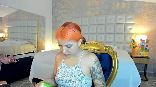 Snapshot of MelaniieRoux chatting on 5, 6, 2026 MelaniieRoux online show from 5, 6, 2026