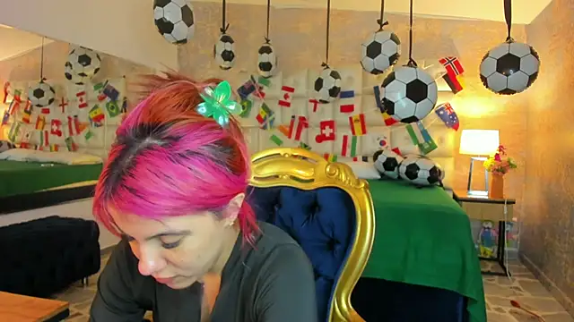 Snapshot of MelaniieRoux chatting on 15, 7, 2026 MelaniieRoux online show from 15, 7, 2026
