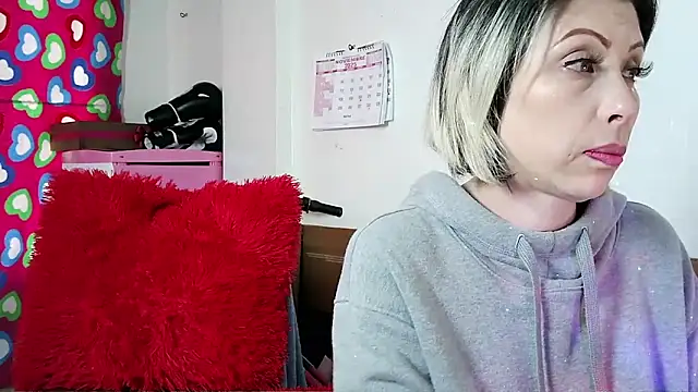 alixia81 online show from 8, 11, 2025