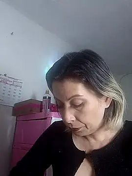 alixia81 online show from 9, 9, 2025