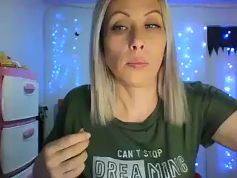 alixia81 online show from 28, 2, 2025