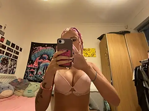 EmilyCleeveland online show from 10, 9, 2025