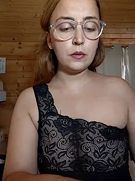 Snapshot of Selena_Selly7 chatting on 7, 7, 2026 Selena Selly7 online show from 7, 7, 2026