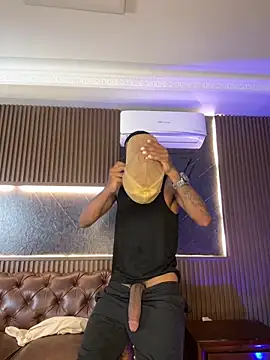 AaronCruz  online show from 25, 3, 2026