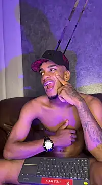 AaronCruz  online show from 19, 3, 2025