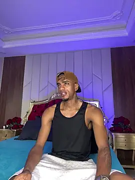 AaronCruz  online show from 15, 12, 2025