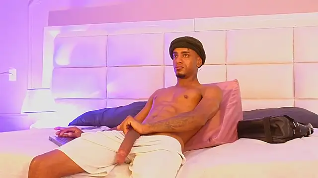 AaronCruz  online show from 22, 4, 2026