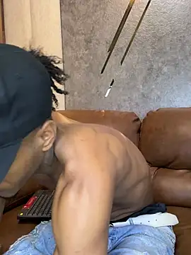 AaronCruz  online show from 4, 3, 2025