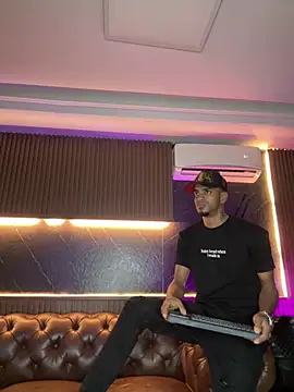 AaronCruz  online show from 6, 3, 2026