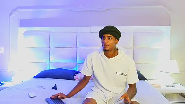 AaronCruz  online show from 21, 4, 2026