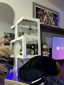 AaronCruz  online show from 8, 10, 2025