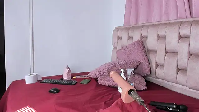 Roxy-Smith online show from 9, 4, 2026