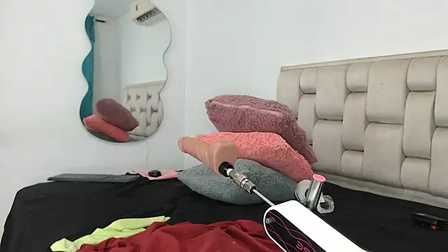 Roxy-Smith online show from 3, 10, 2025