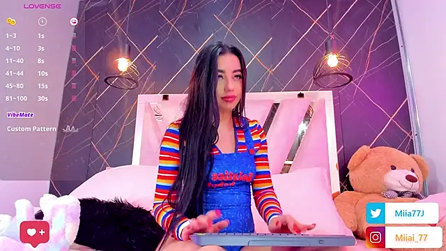 Snapshot of Miia77_ chatting on 31, 10, 2025 Miia77 online show from 31, 10, 2025