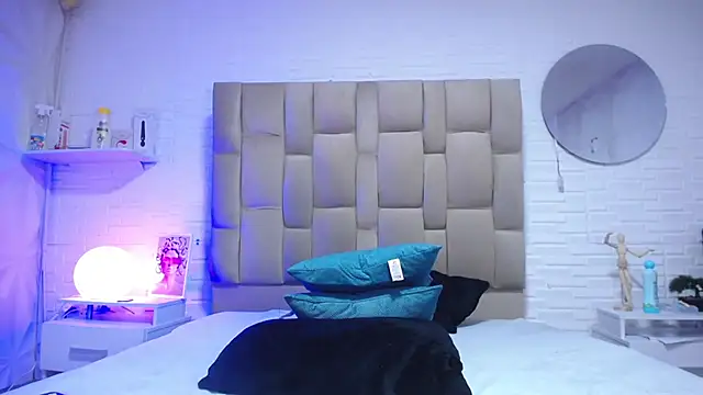 Snapshot of Kristin_Ramirez chatting on 19, 3, 2025 Kristin Ramirez online show from 19, 3, 2025