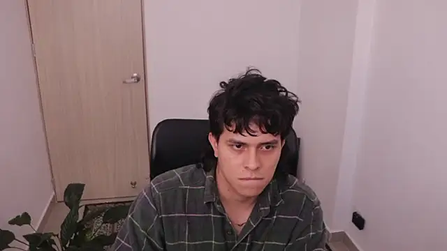 Snapshot of Tony_Hoffa chatting on 4, 2, 2026 Tony Hoffa online show from 4, 2, 2026