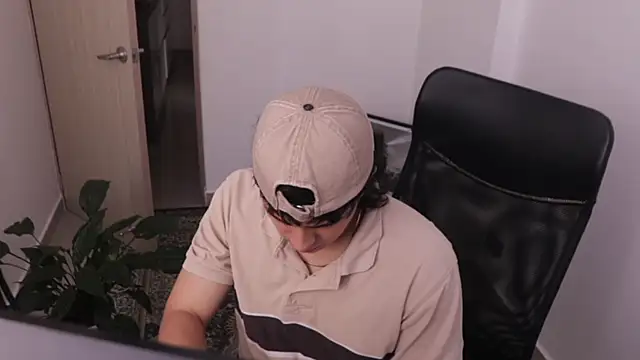 Snapshot of Tony_Hoffa chatting on 3, 2, 2026 Tony Hoffa online show from 3, 2, 2026