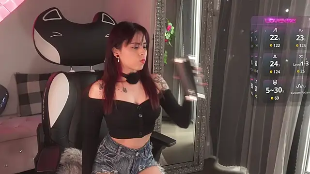 Mysticxkitty online show from 3, 2, 2025