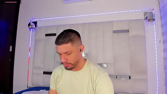 Jacoob19  online show from 7, 11, 2025