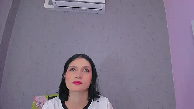 Snapshot of Tiffany_mendez chatting on 6, 10, 2025 Tiffany mendez online show from 6, 10, 2025