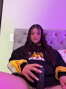 LucyEvans  online show from 3, 11, 2025