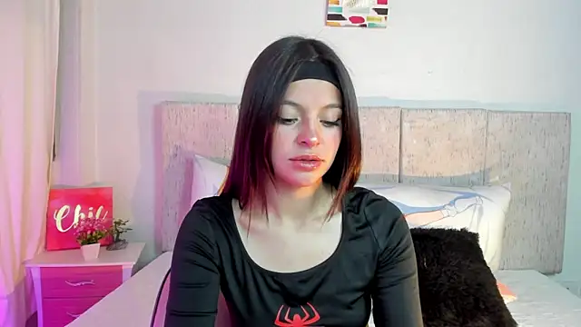 LucyEvans  online show from 10, 9, 2025