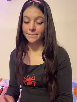 LucyEvans  online show from 28, 10, 2025