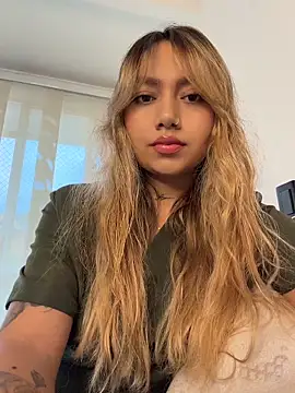 amanda-medrano1 online show from 9, 6, 2026