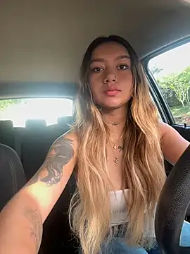 amanda-medrano1 online show from 4, 3, 2025