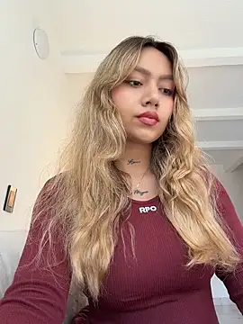 amanda-medrano1 online show from 10, 6, 2026