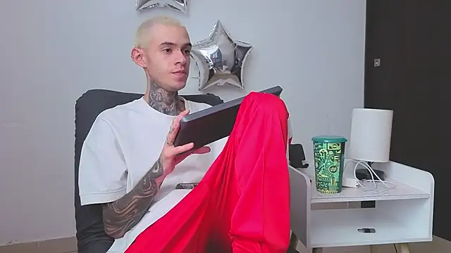 Saturno v online show from 24, 9, 2025