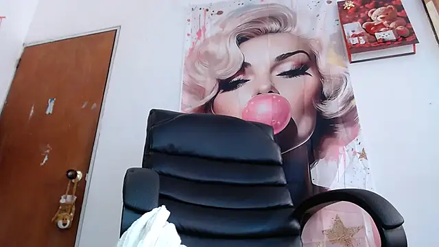 Sexy-Favgirl online show from 3, 7, 2026