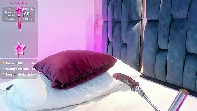 Snapshot of AnaHank_ chatting on 5, 3, 2025 AnaHank online show from 5, 3, 2025