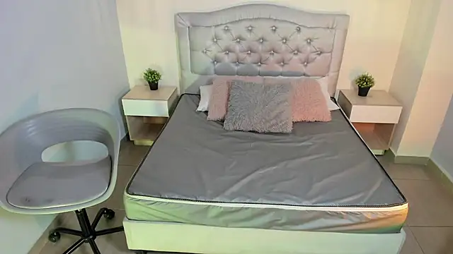 escarleth   online show from 27, 10, 2025