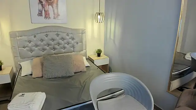 escarleth   online show from 3, 10, 2025