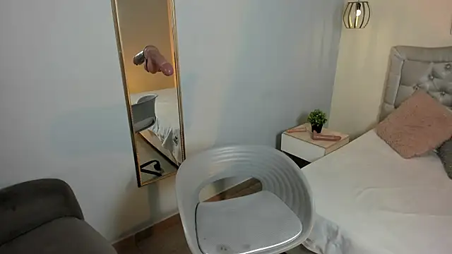 escarleth   online show from 15, 10, 2025