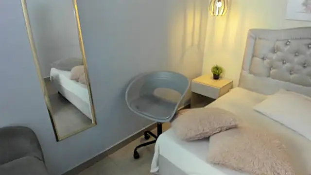Snapshot of escarleth__ chatting on 3, 7, 2026 escarleth online show from 3, 7, 2026