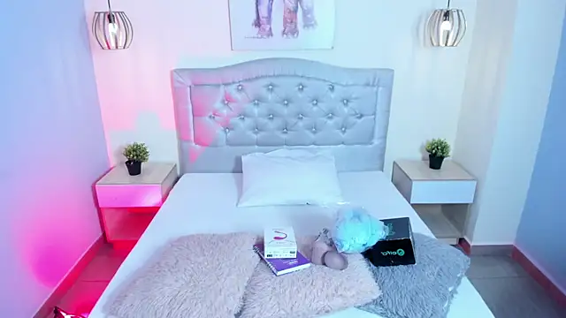 escarleth   online show from 1, 12, 2025