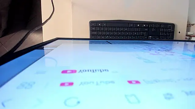 escarleth   online show from 19, 3, 2025