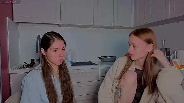 fcjuicy pussy online show from 17, 12, 2025