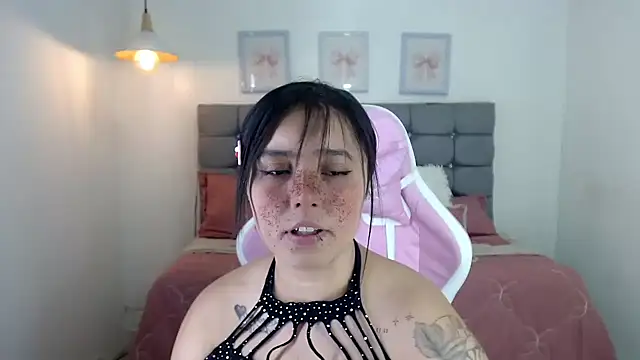 sarah moon2 online show from 11, 10, 2025