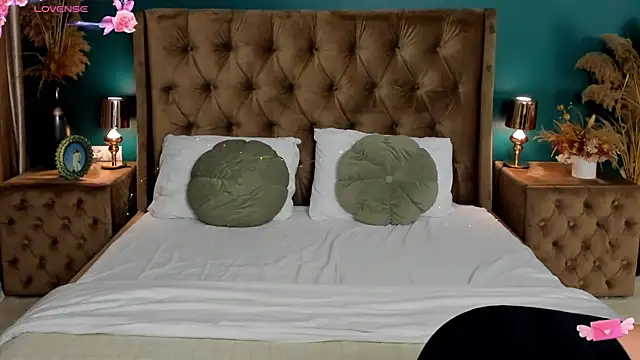 CalyMoon online show from 2, 10, 2025