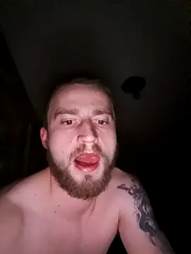 wariacik0024 online show from 13, 4, 2026