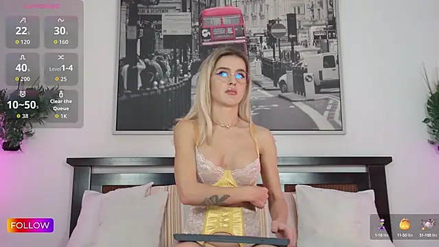 Sarah-Hart online show from 12, 10, 2025