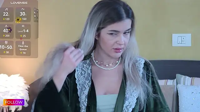 Sarah-Hart online show from 4, 3, 2025